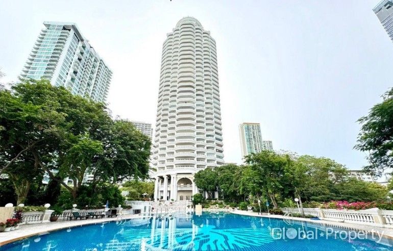 3 Bedrooms Condo for sale In Park Beach Condominium Na Kluea Pattaya