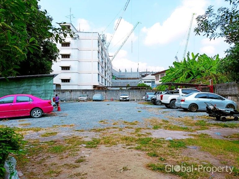 Land for sale In Makkasan Bangkok