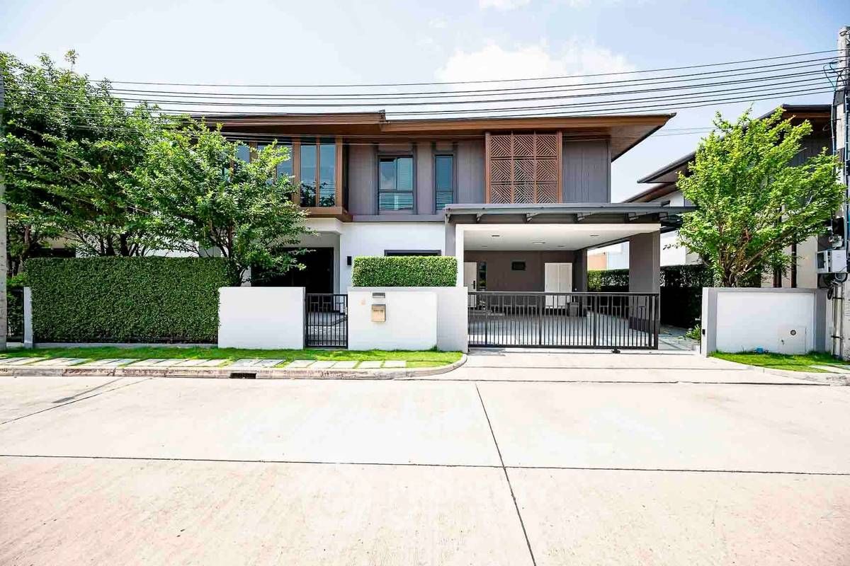 4 Bedrooms House for sale In Burasiri Pattanakarn Prawet Bangkok