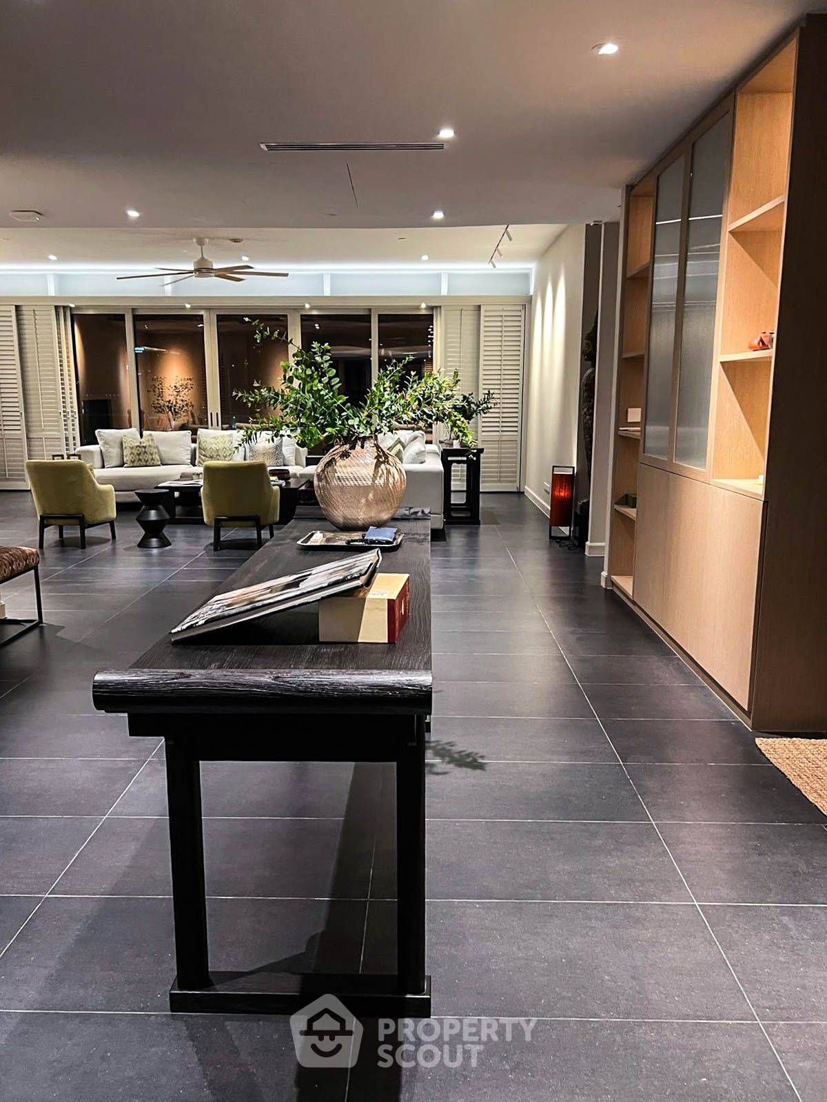4 Bedrooms Condo for sale In 185 Rajadamri Lumphini Bangkok