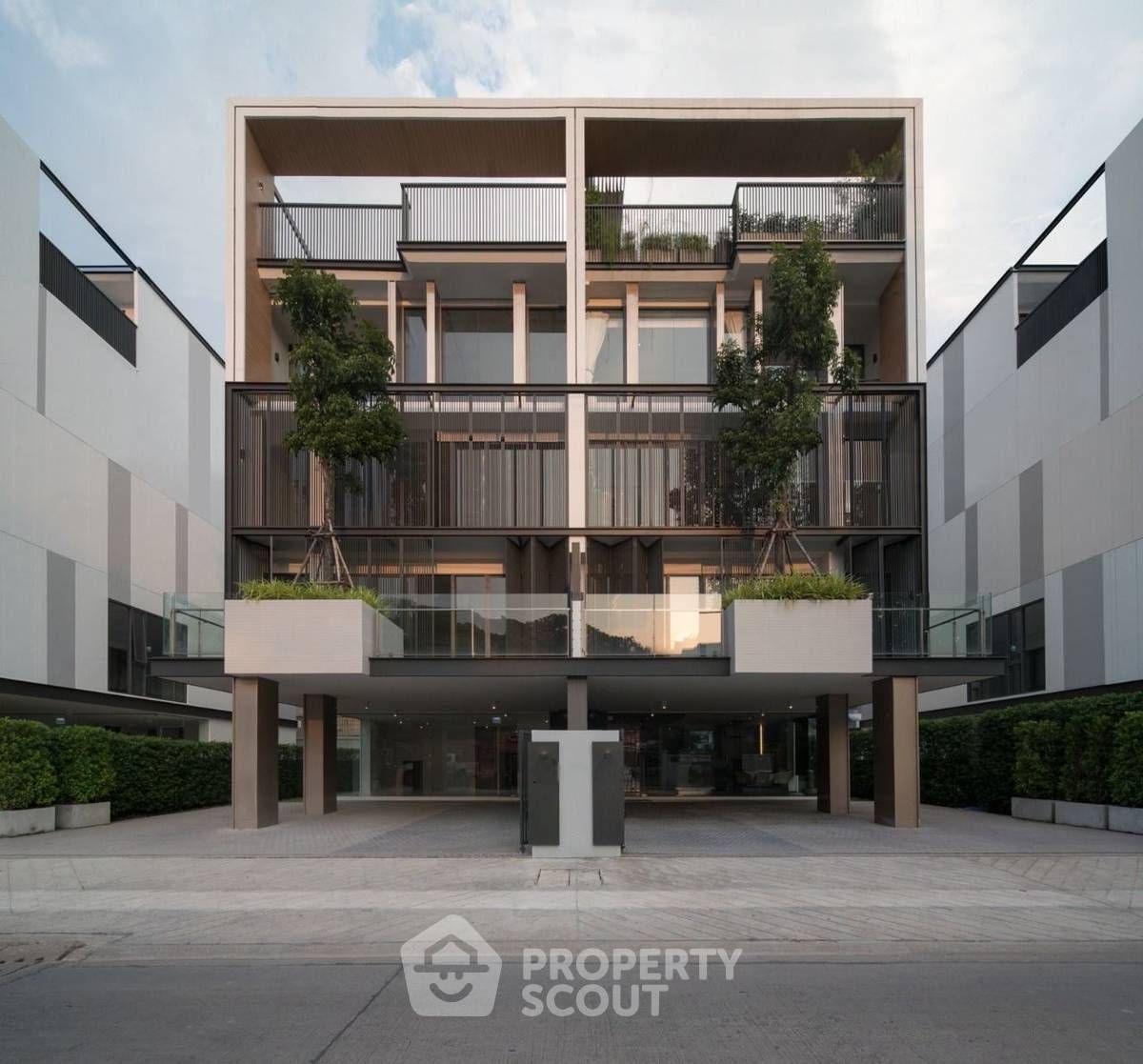 6 Bedrooms House for sale In The Element Rama 9 Suan Luang Bangkok