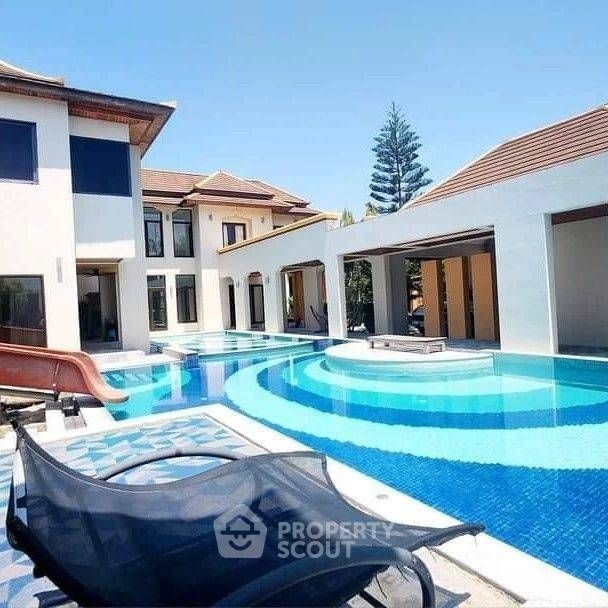 7 Bedrooms Villa for sale In Phutara Nong Prue Pattaya