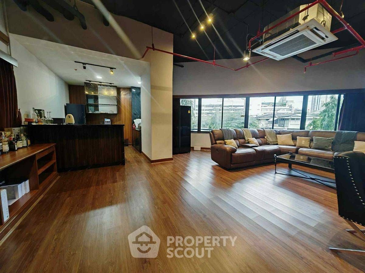 2 Bedrooms Condo for sale In Wynster Uno Condominium Phra Khanong Bangkok