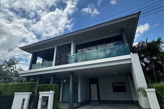 4 Bedrooms House for sale In Setthasiri Pattanakarn Prawet Bangkok