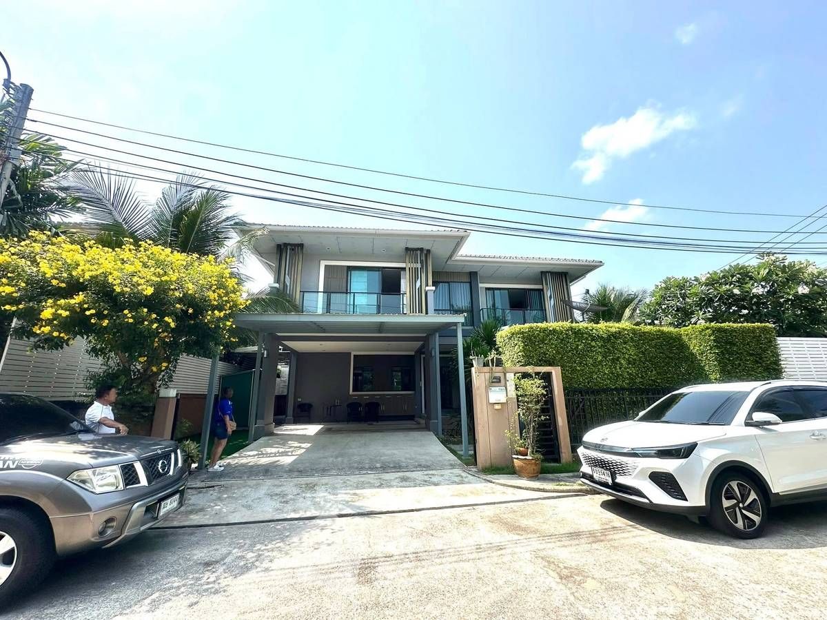4 Bedrooms House for rent In The Plant Exclusique Phatthanakan Suan Luang Bangkok