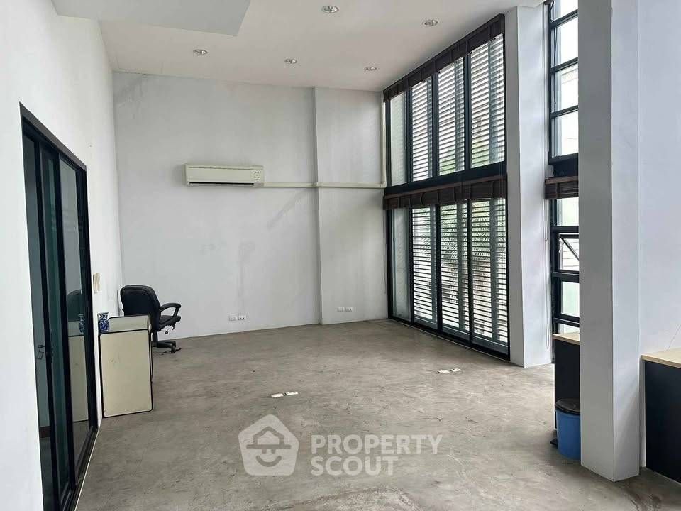 1 Bedroom Condo for sale In Clover Ladprao 83 Khlong Chaokhun Sing Bangkok