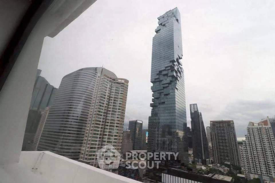 2 Bedrooms Condo for sale In Diamond Tower Si Lom Bangkok