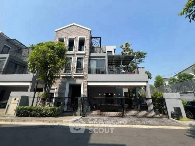 5 Bedrooms House for sale In Artale Ekkamai Ramintra Lat Phrao Bangkok