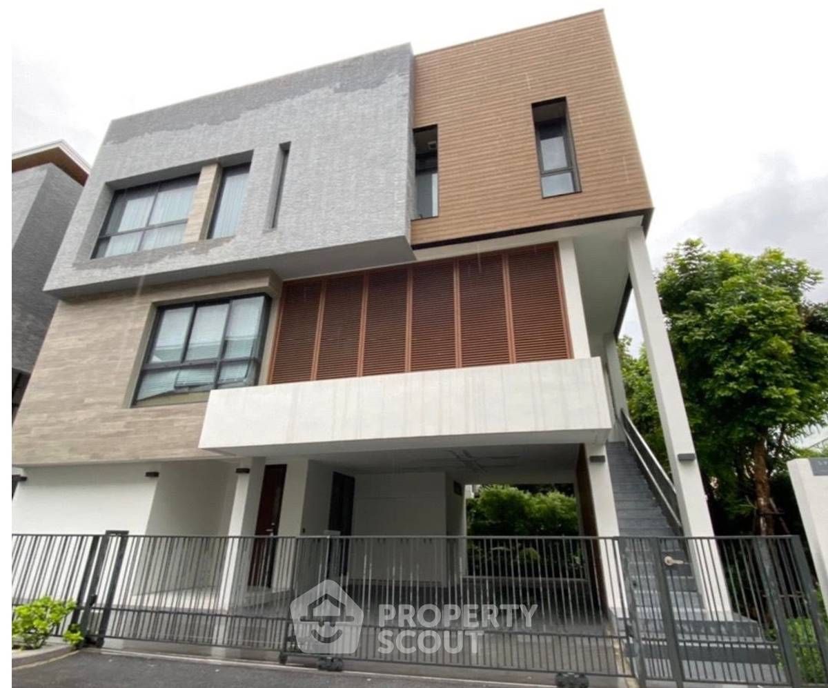 5 Bedrooms House for rent In Parc Priva Huai Khwang Bangkok