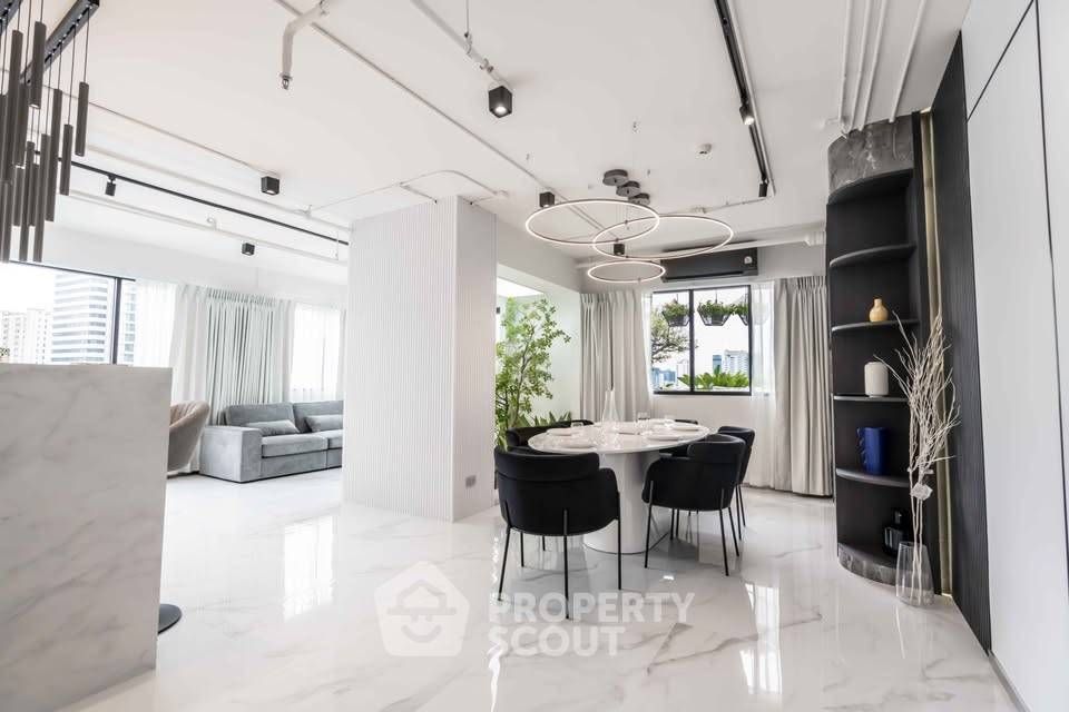 1 Bedroom Condo for sale In Khlong Toei Nuea Bangkok