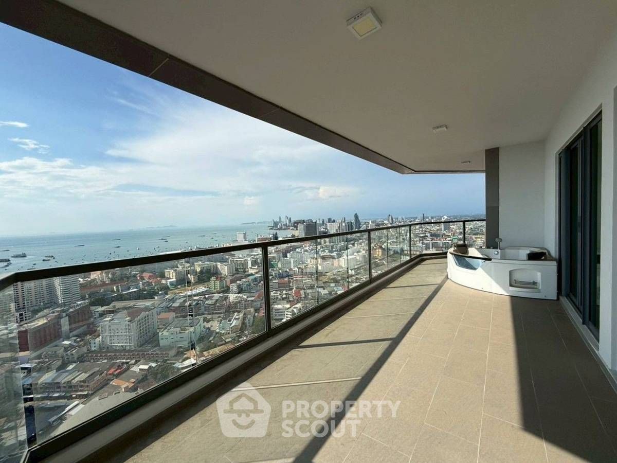 4 Bedrooms Condo for sale In Arcadia Millennium Tower Nong Prue Pattaya