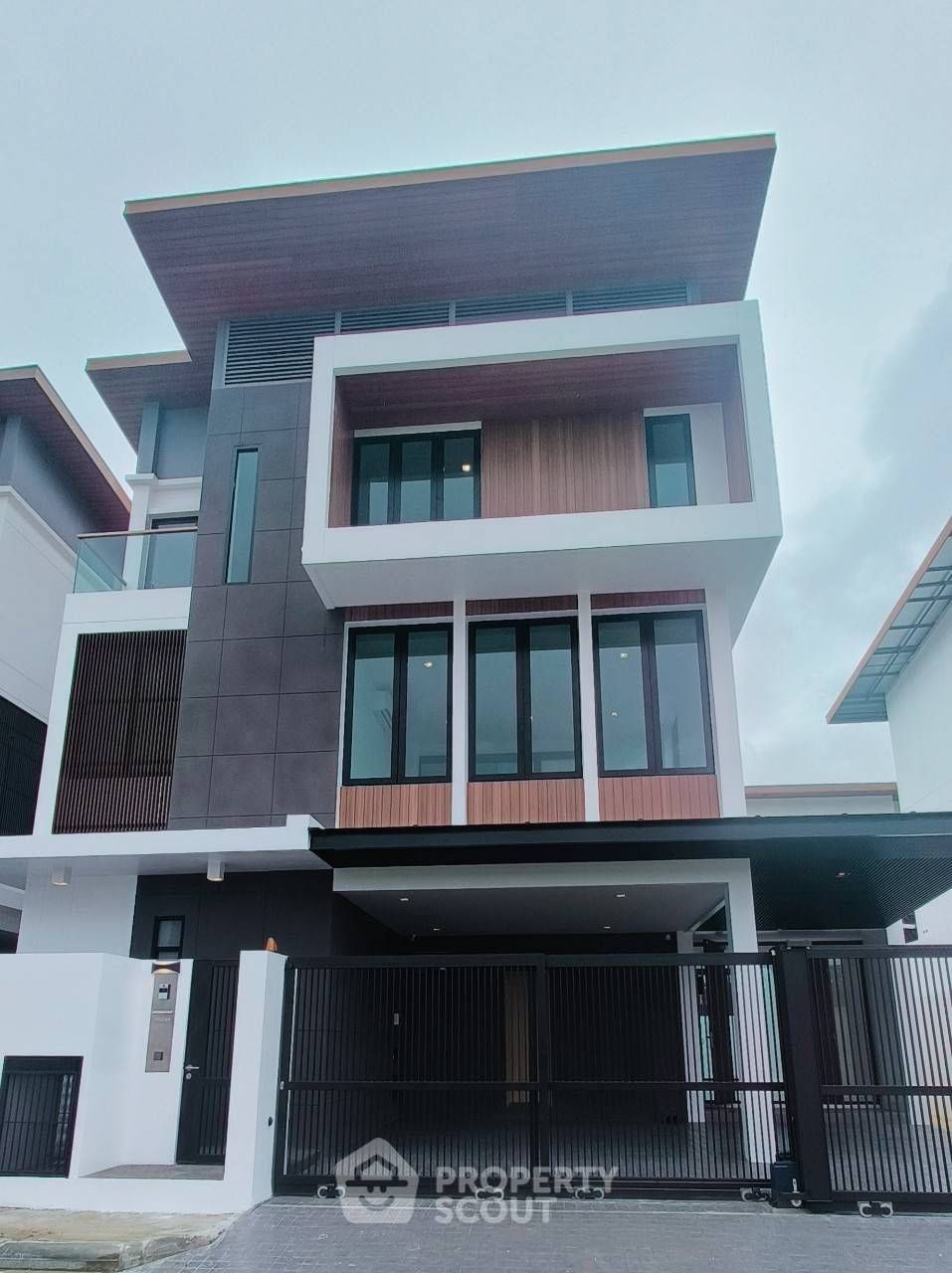 3 Bedrooms House for sale In The Ava Residence Sukhumvit Suan Luang Bangkok