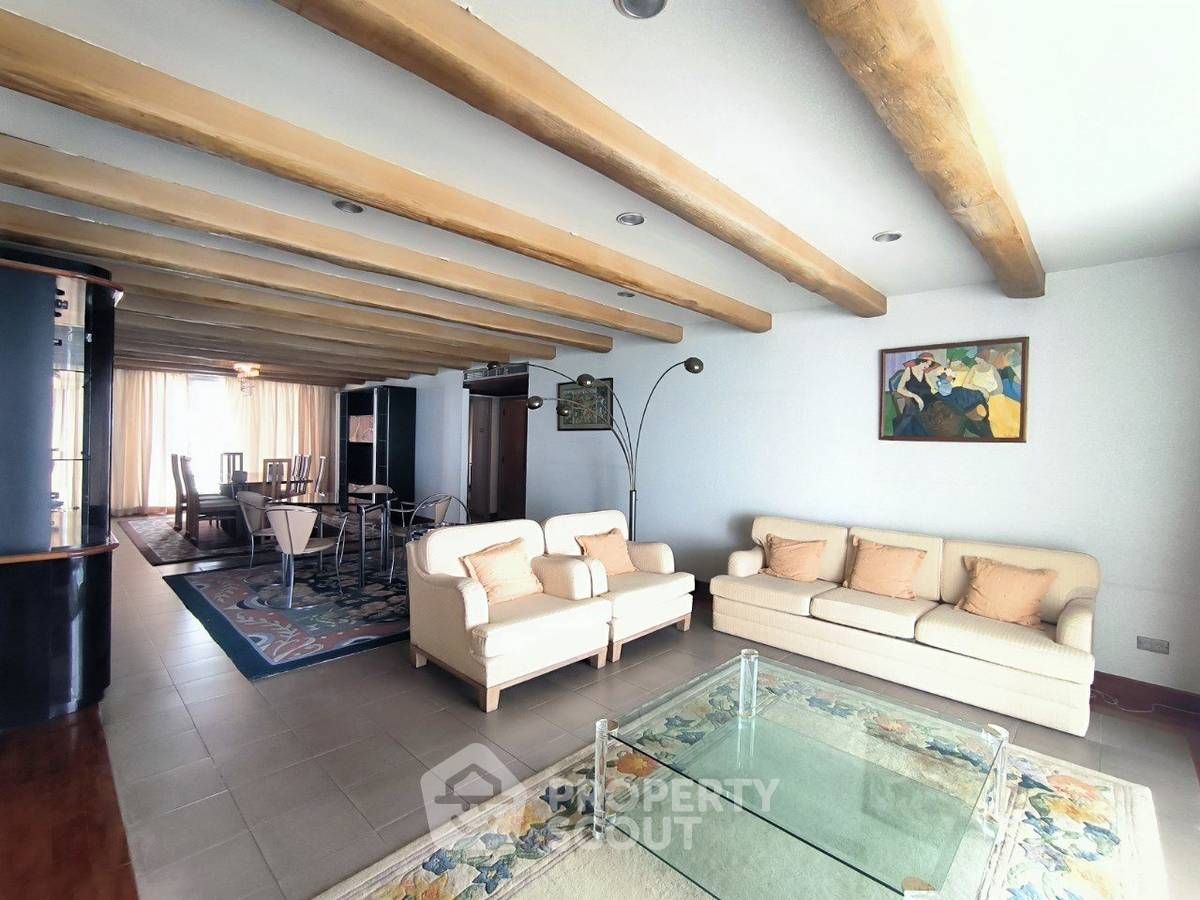 3 Bedrooms Apartment for sale In Baan Rimpha Na Kluea Pattaya