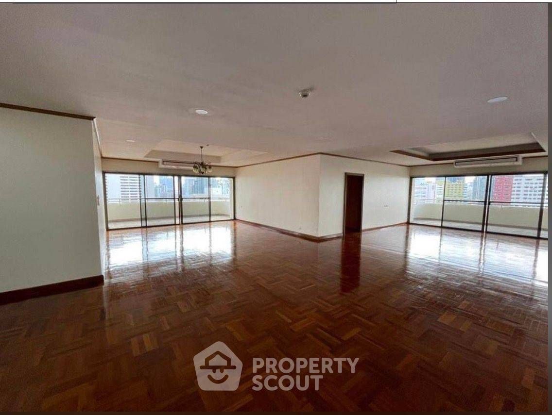 4 Bedrooms Condo for sale In Tower Park Khlong Toei Nuea Bangkok