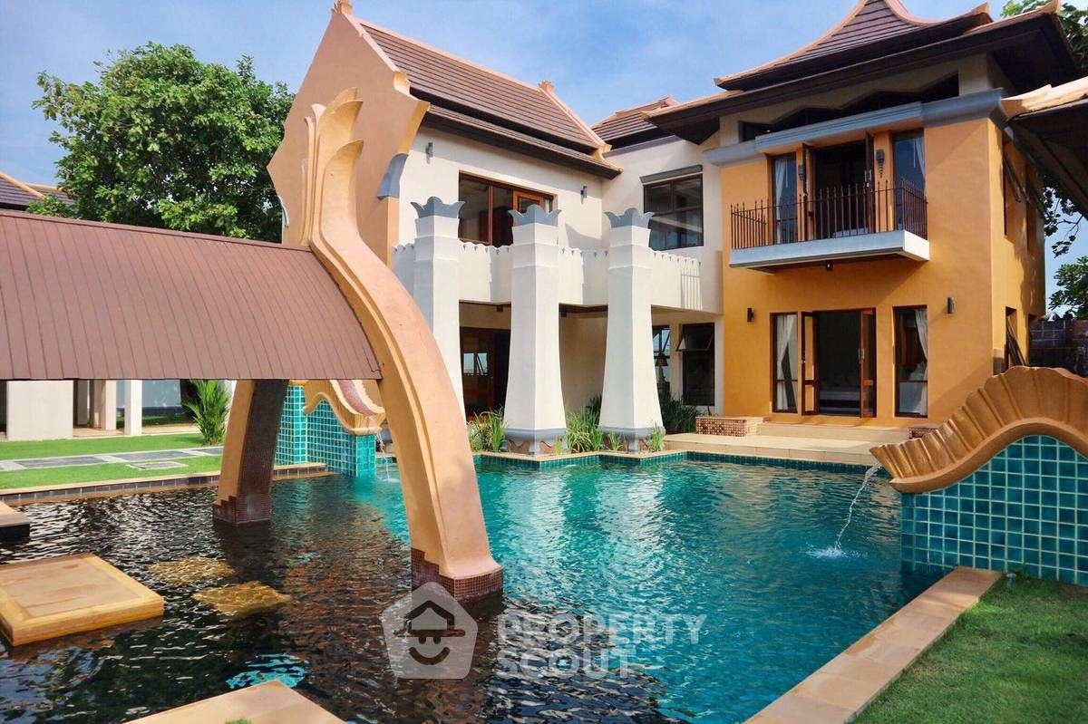 5 Bedrooms Villa for rent In Phutara Nong Prue Pattaya