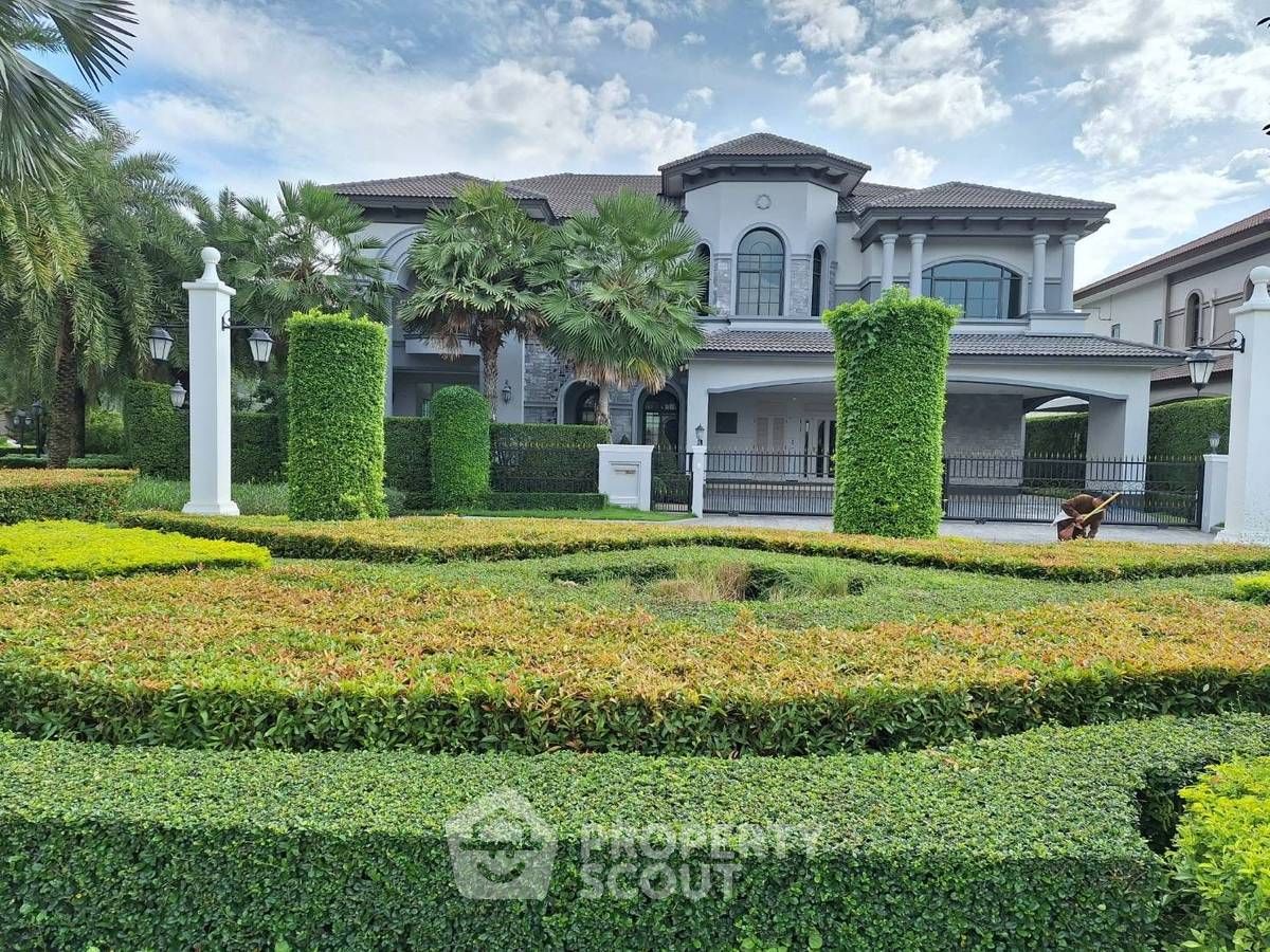 5 Bedrooms House for sale In The Grand Pinklao Sala Thammasop Bangkok