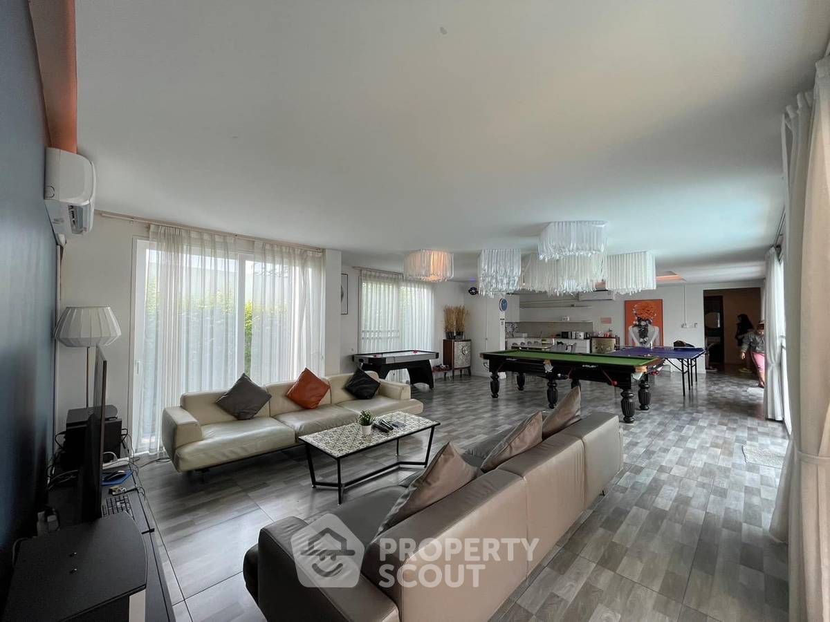 4 Bedrooms Villa for sale In Palm Oasis Pool Villas Nong Prue Pattaya