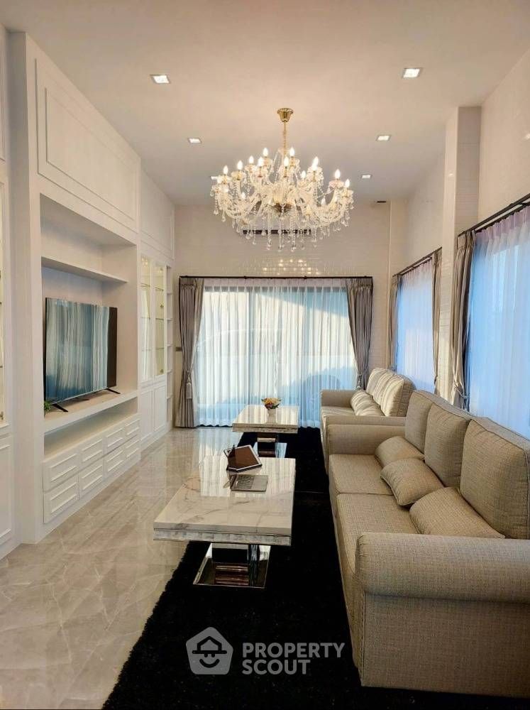 5 Bedroom Villa For Rent In Ang Sila, Chon Buri
