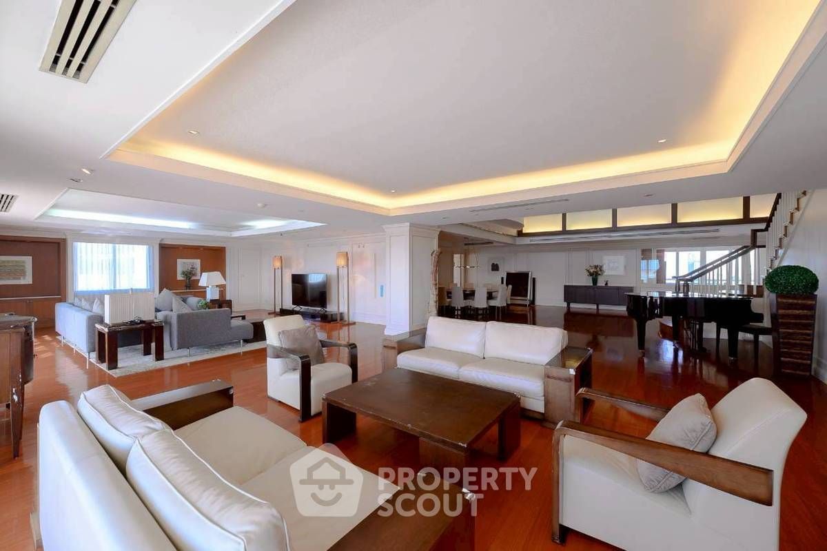 5 Bedrooms Condo for sale In Las Colinas Khlong Toei Nuea Bangkok