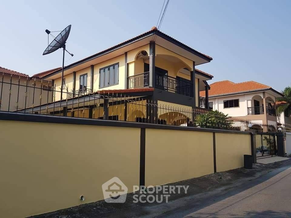 3 Bedroom House For Rent At Raviporn City Home Village