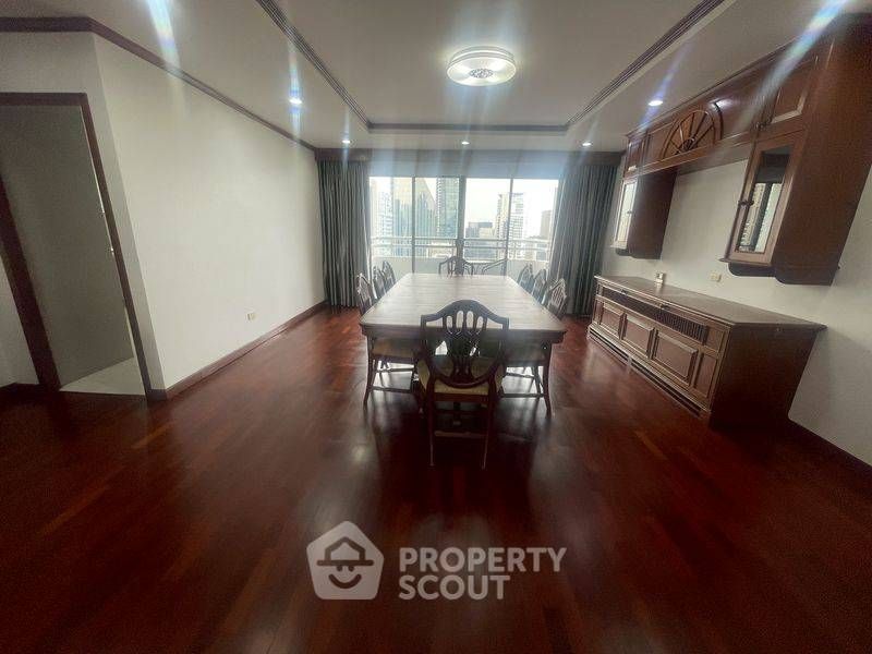 3 Bedrooms Condo for sale In Trapezo Sukhumvit 16 Khlong Toei Bangkok