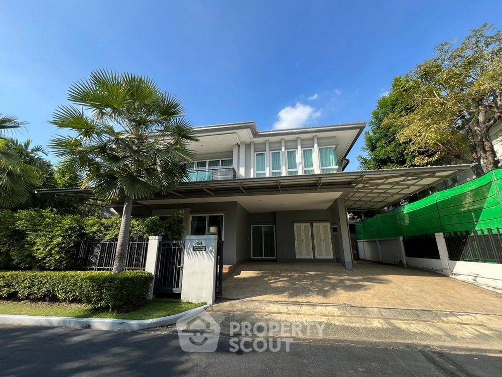 4 Bedrooms House for sale In Grand Bangkok Boulevard Rama 9 Saphan Sung Bangkok