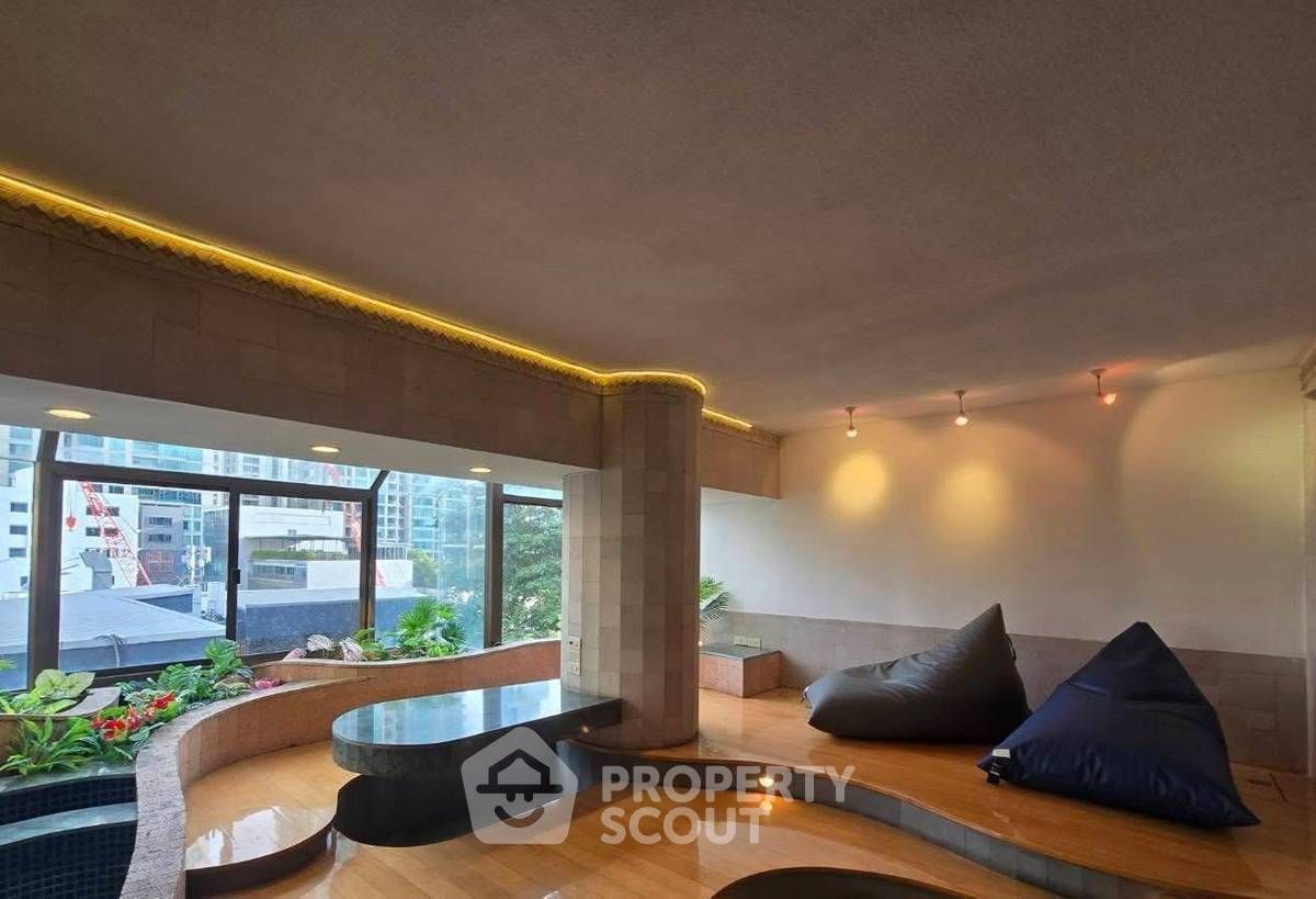 2 Bedrooms Condo for rent In Sukhothai Residence Apartment Lumphini Bangkok