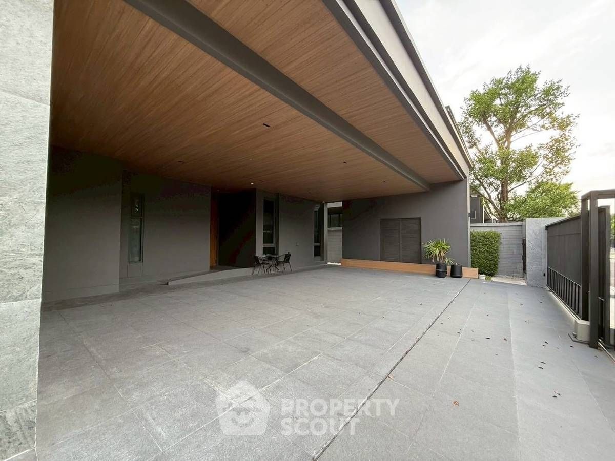 5 Bedrooms House for sale In Baan Boonsiri Condo Suan Luang Bangkok