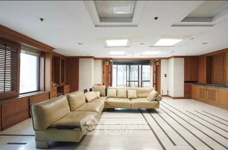 4 Bedrooms Condo for sale In Wynster Uno Condominium Phra Khanong Bangkok