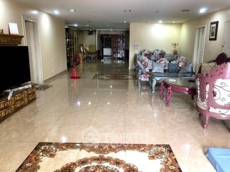 3 Bedrooms Condo for sale In Crystal Garden Khlong Toei Bangkok