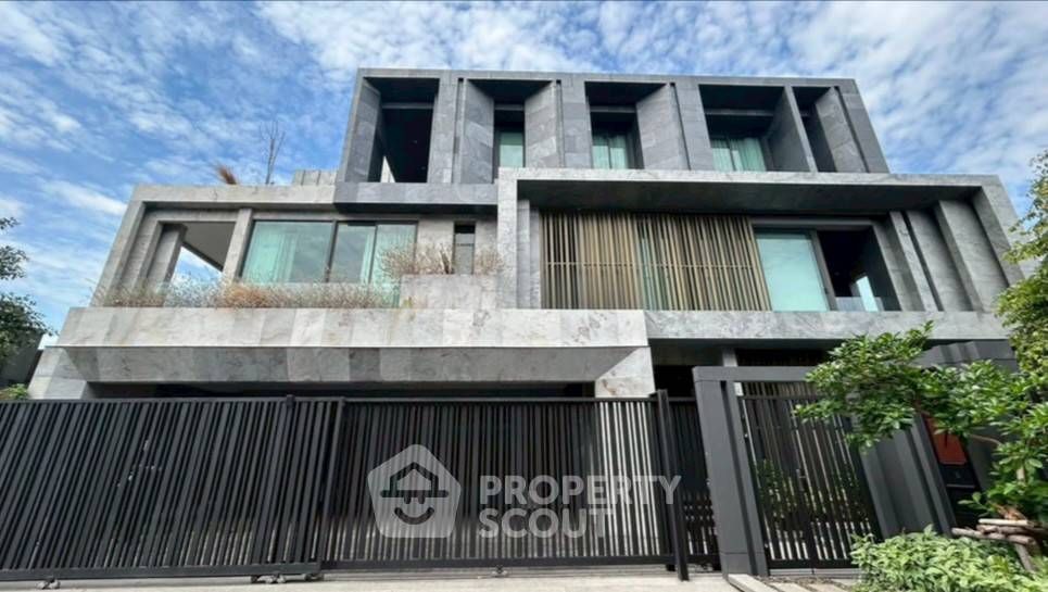 5 Bedrooms House for sale In Bugaan Yothinpattana Nawamin Bangkok
