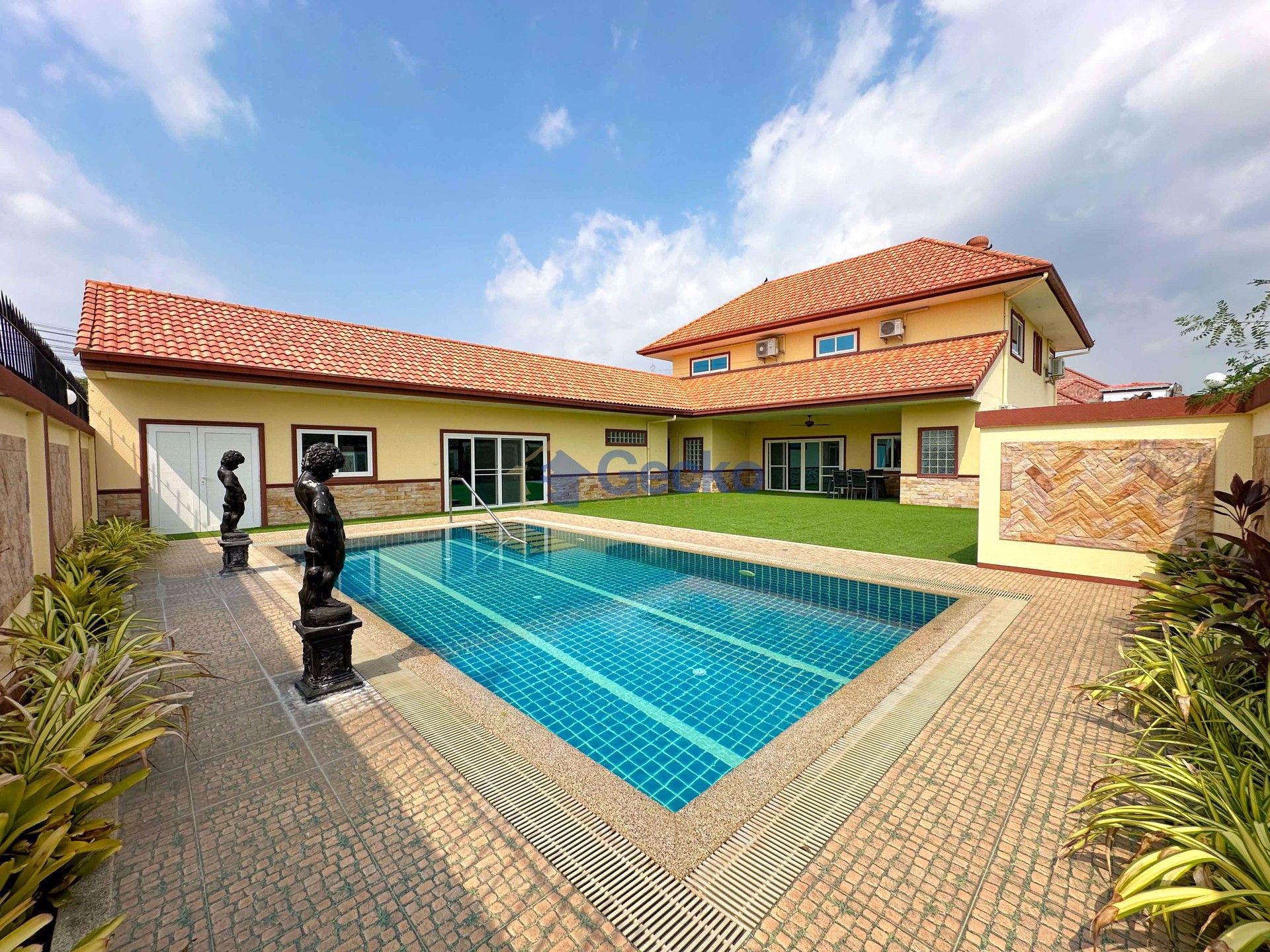 4 Bedroom House For Rent At Miami Villas