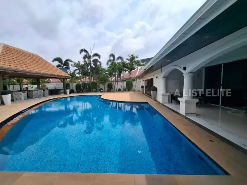 8 Bedrooms House for sale In Jomtien Park Villas Nong Prue Pattaya