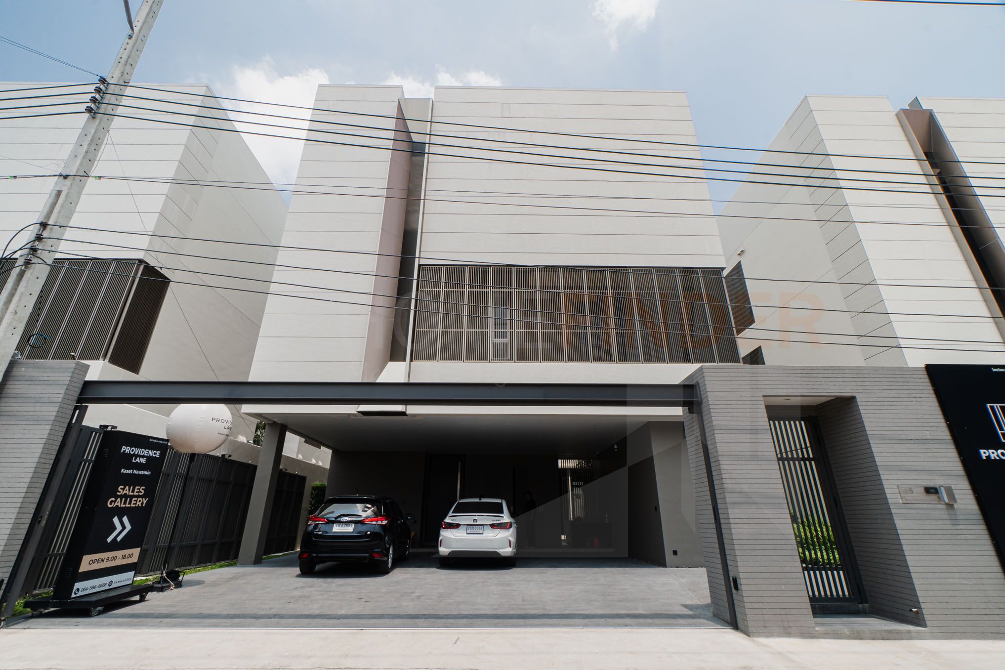 4 Bedrooms House for sale In Anusawari Bangkok