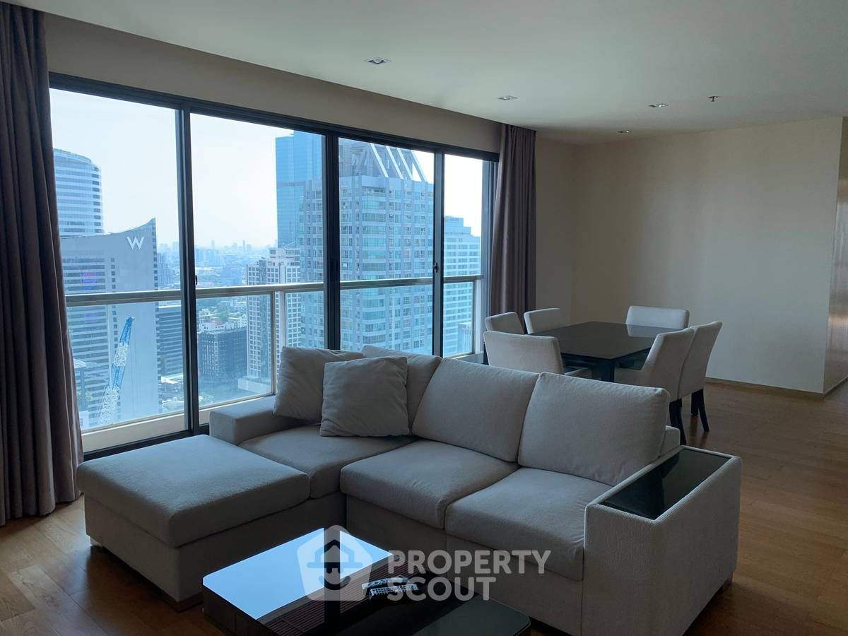 3 Bedrooms Condo for sale In The Address Sathorn Si Lom Bangkok