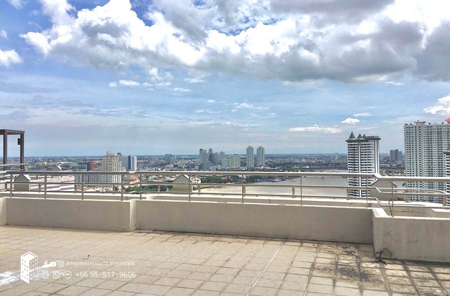 4 Bedrooms Condo for sale In Khlong Ton Sai Bangkok