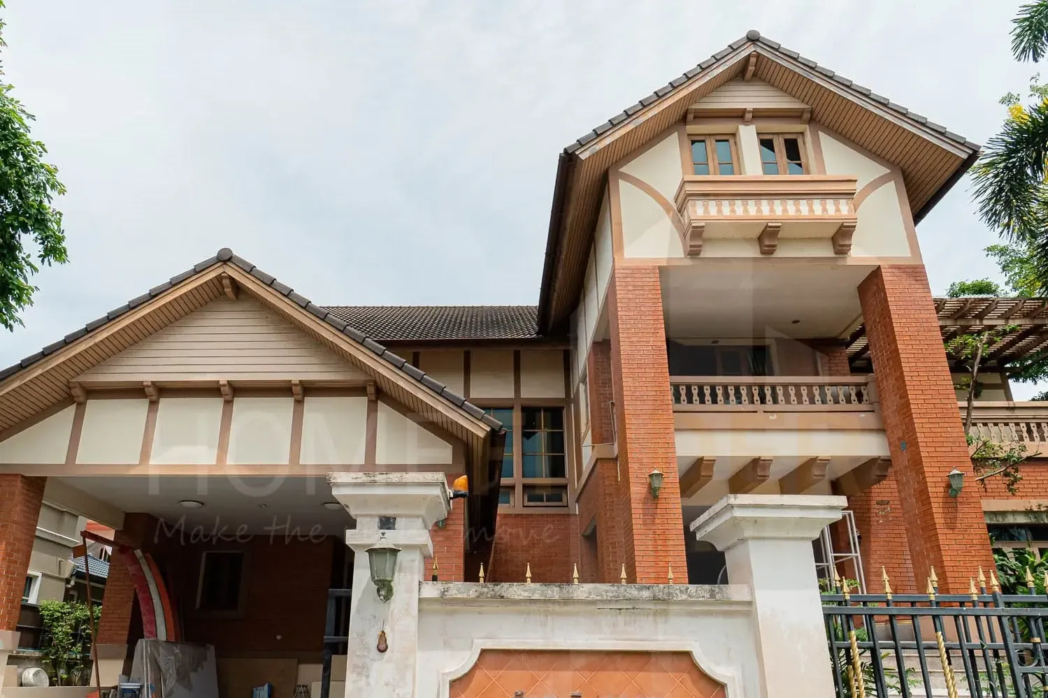 5 Bedrooms House for sale In Samae Dam Bangkok