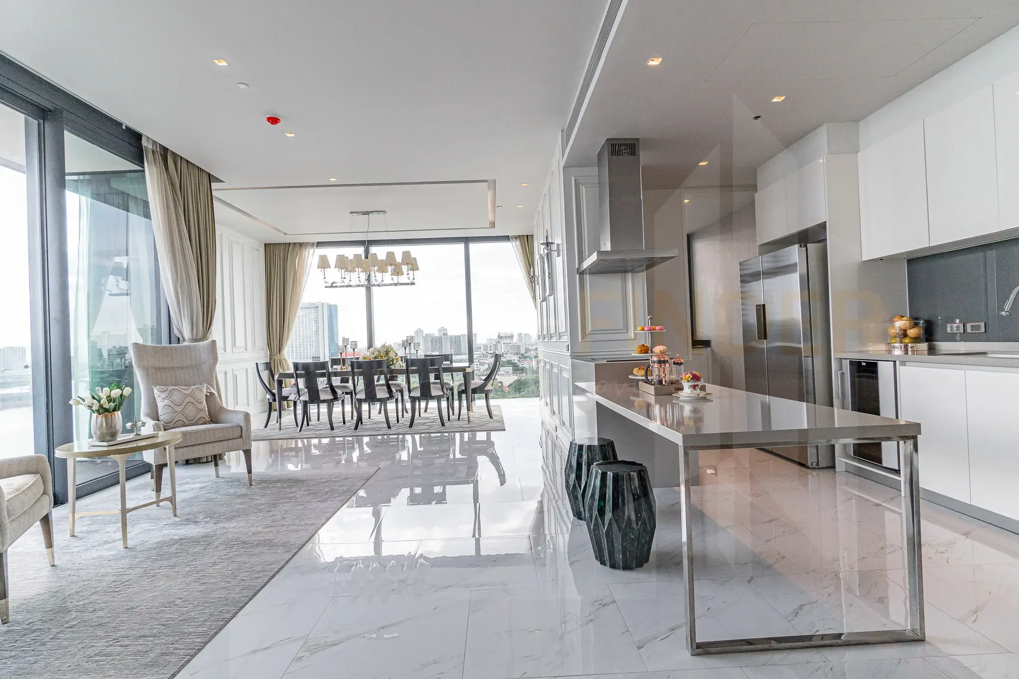 3 Bedrooms Condo for sale In Bang Khlo Bangkok