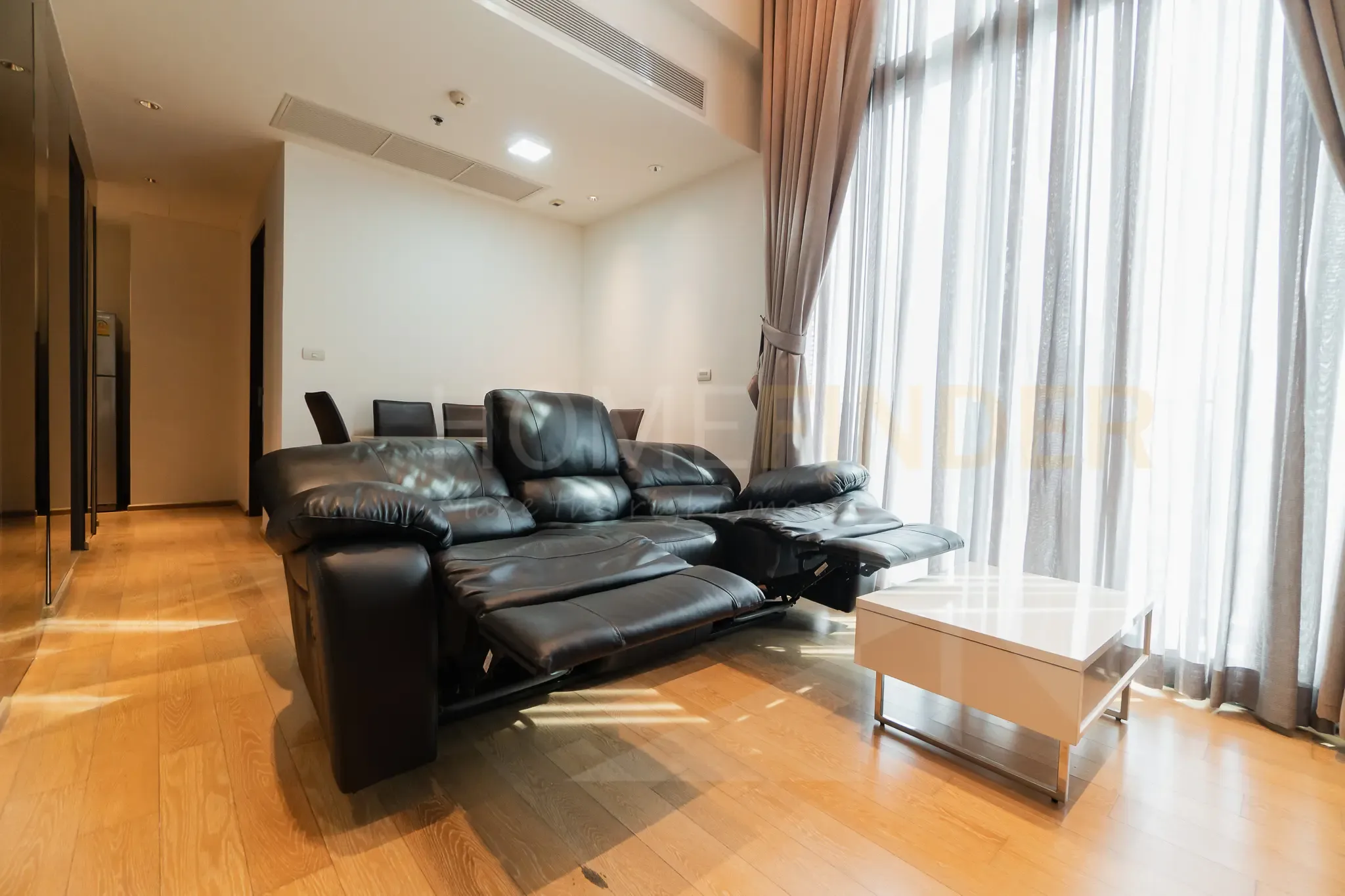 2 Bedrooms Condo for sale In Thanon Phet Buri Bangkok