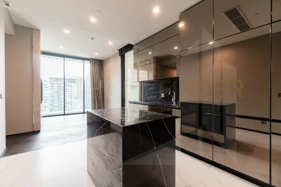 2 Bedrooms Condo for sale In Khlong Toei Nuea Bangkok