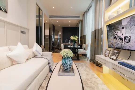 2 Bedrooms Condo for sale In Lumphini Bangkok