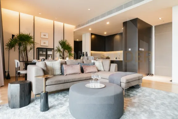 2 Bedrooms Condo for sale In Si Lom Bangkok