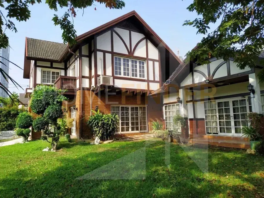 4 Bedrooms House for sale In Phra Khanong Nuea Bangkok