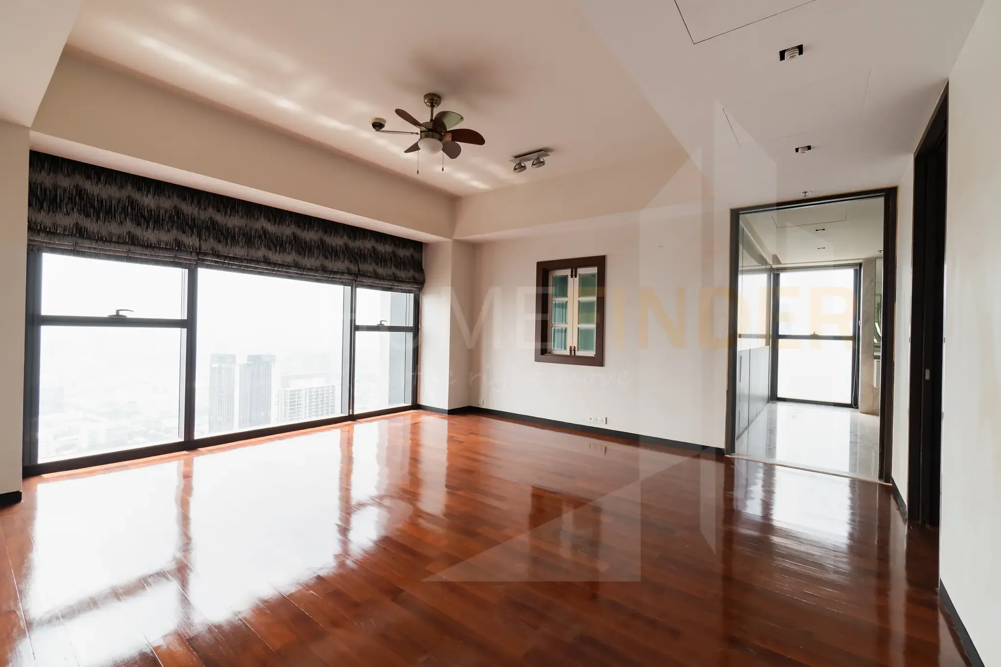 4 Bedrooms Condo for sale In Thung Mahamek Bangkok
