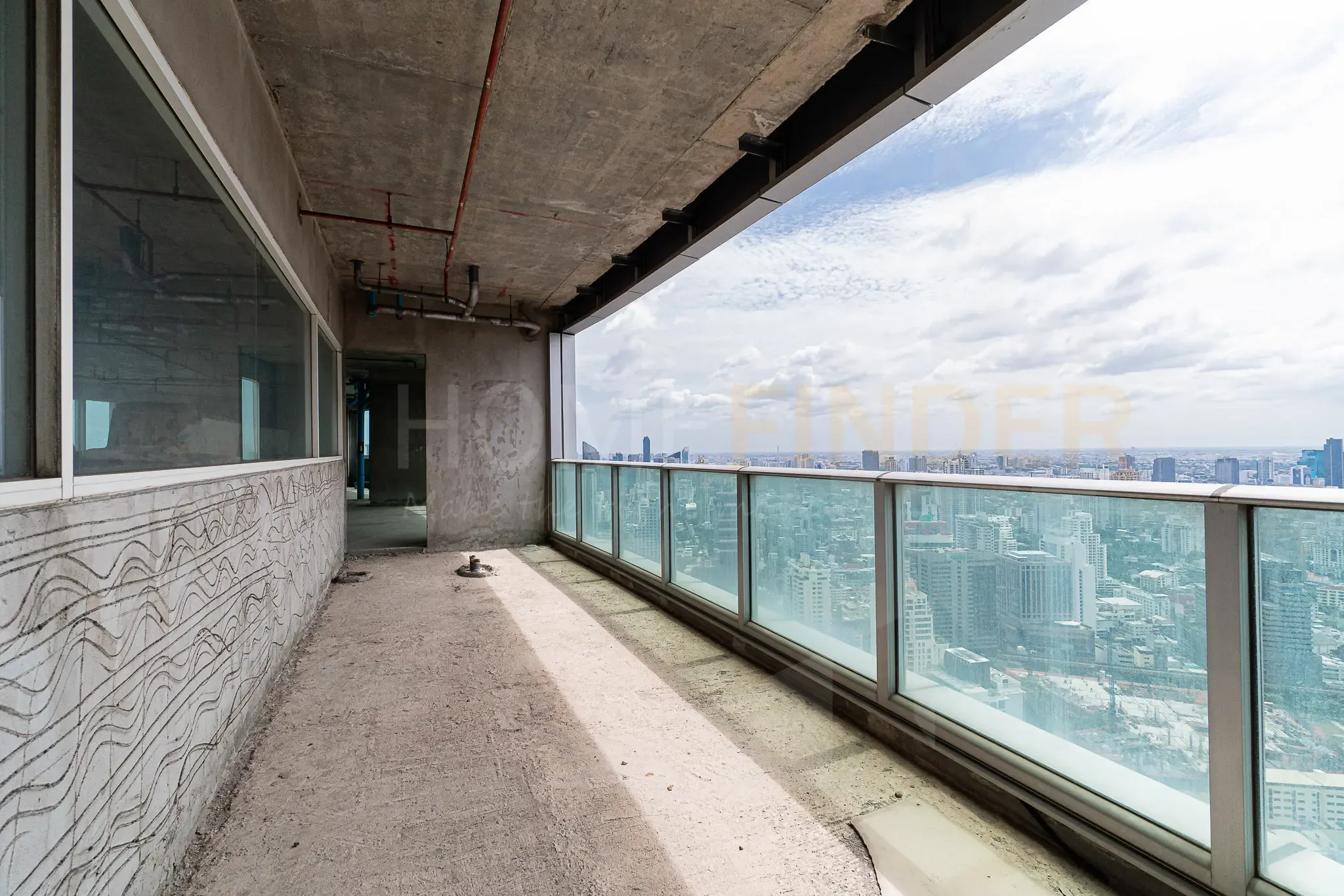 5 Bedrooms Condo for sale In Khlong Toei Bangkok