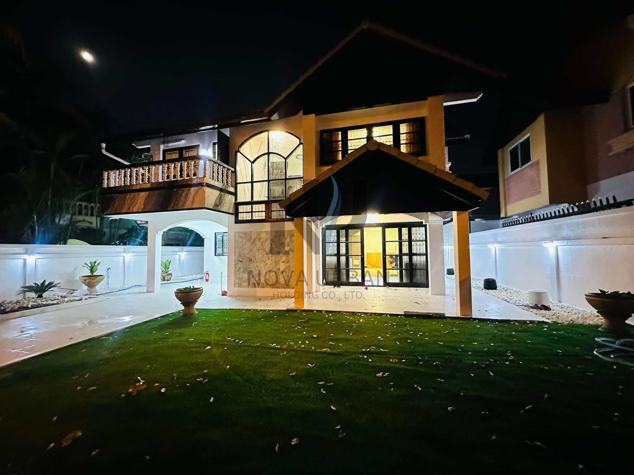 3 Bedroom House For Rent In Na Kluea, Chon Buri