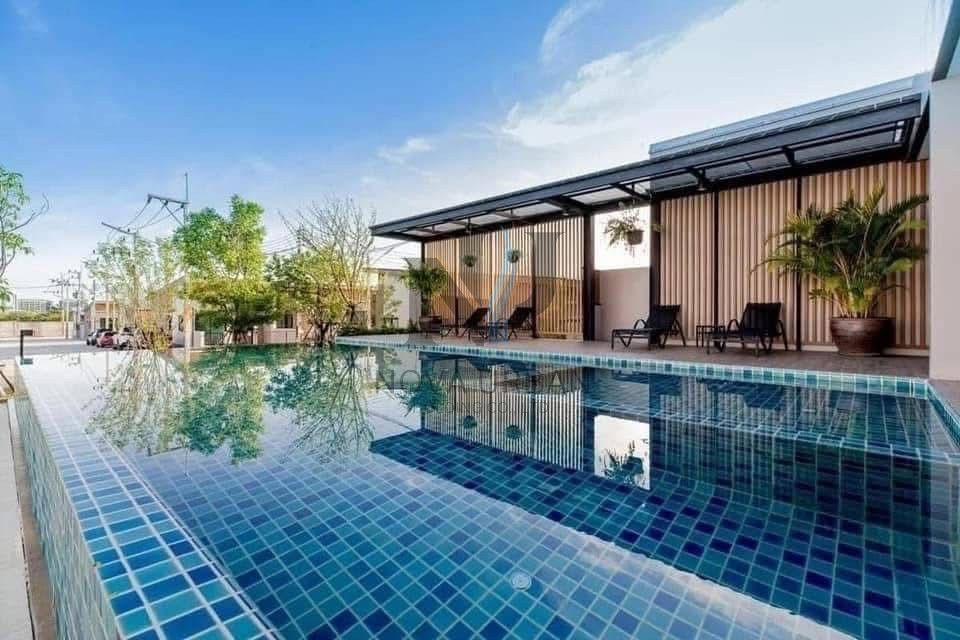 2 Bedroom Townhouse For Rent In Nong Prue, Chon Buri