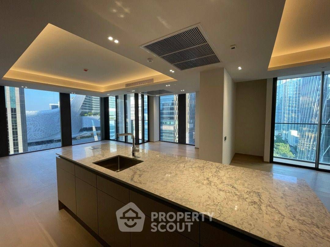 3 Bedrooms Condo for sale In Tonson One Residence Lumphini Bangkok