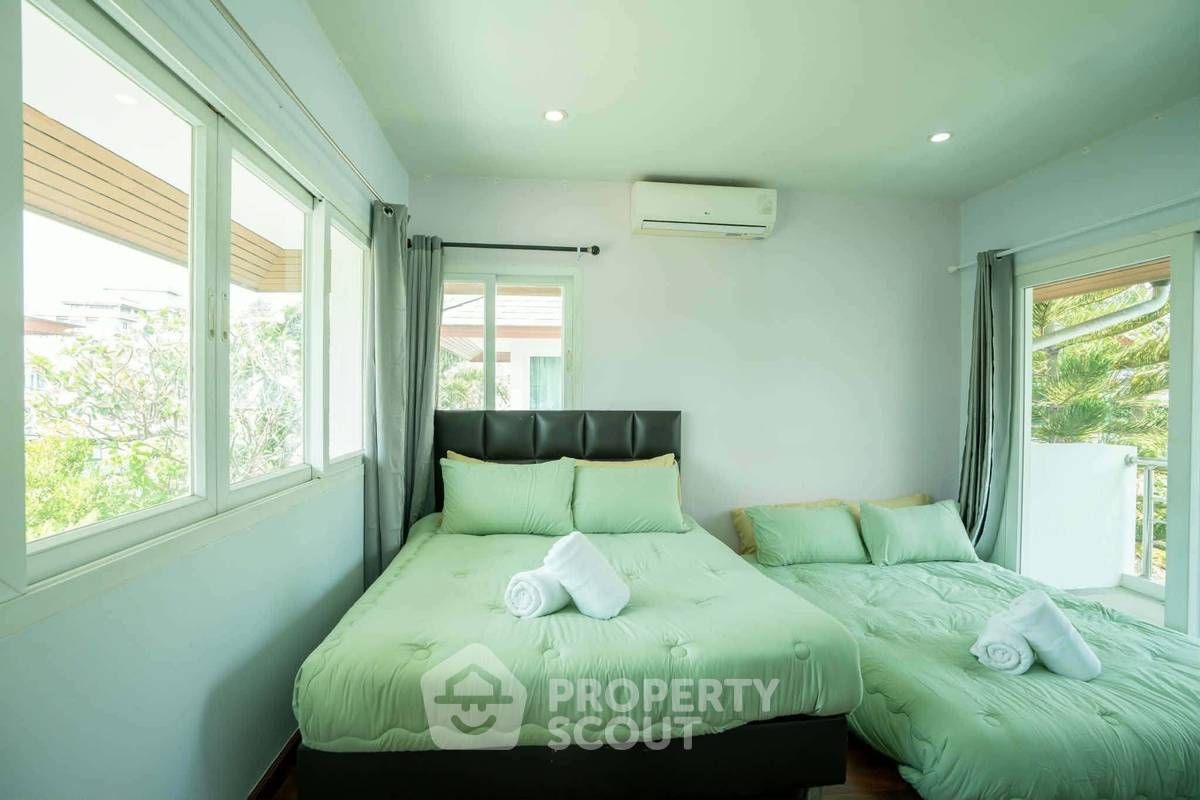 4 Bedroom Villa For Rent In Na Kluea, Chon Buri