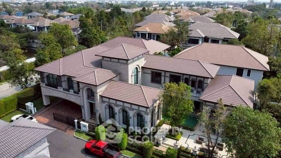 4 Bedrooms House for rent In The Grand Pinklao Sala Thammasop Bangkok